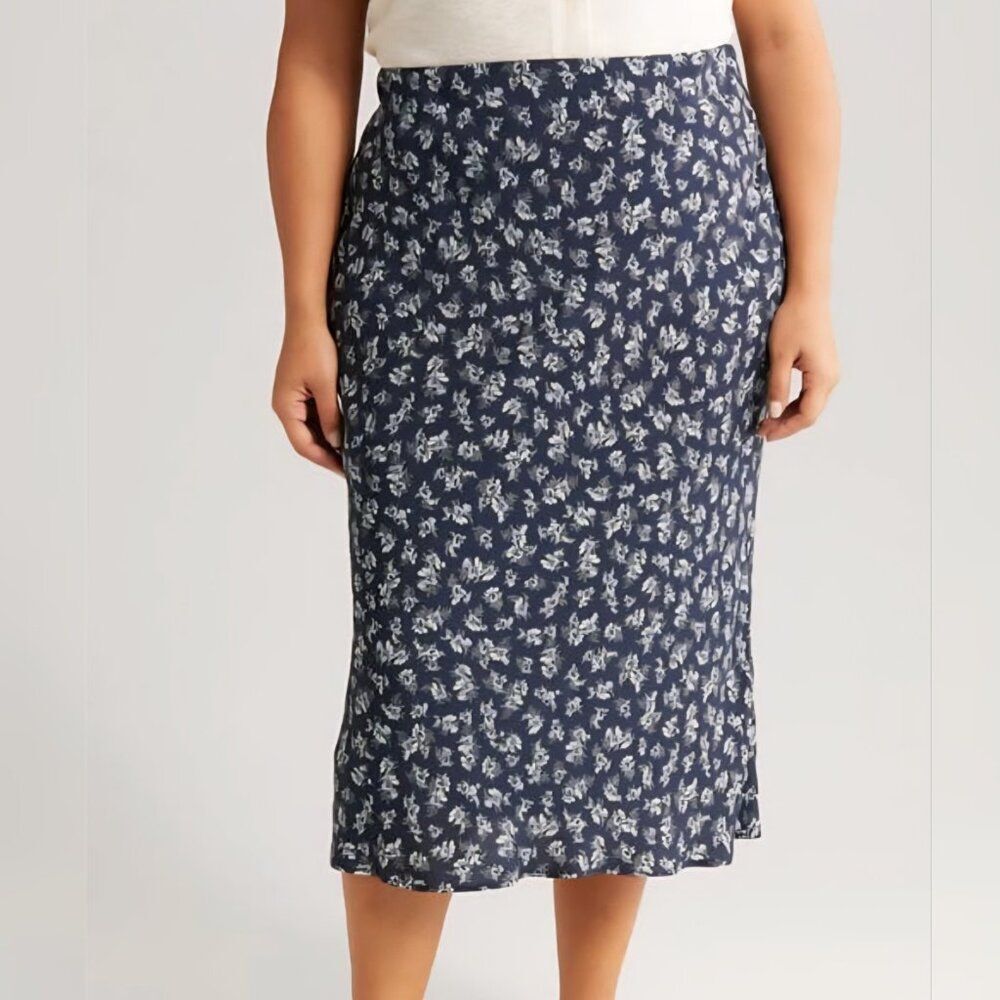Treasure & Bond -2X - Bias-Cut Midi Skirt Drapey‎ Floral Elastic Waistband Navy